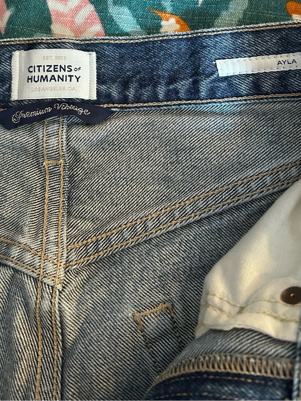 One pair of Citizens of Humanity Ayla jeans; like new! - Picture 6 of 7